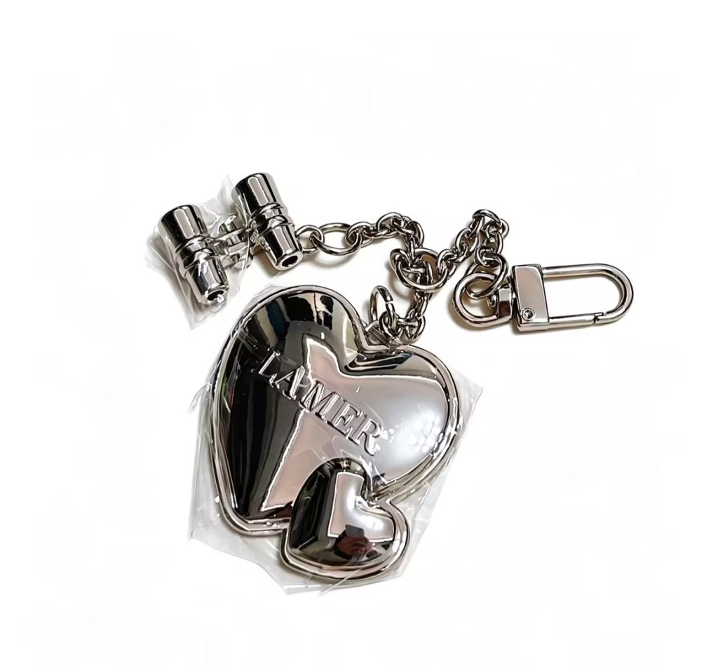 Looking for custom metal keychains like this LAMER heart design for your luxury gifts?